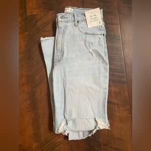 New new A&F 90s straight jeans